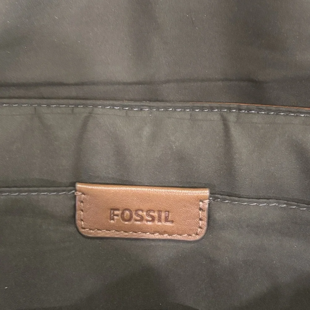 Fossil Men's Buckner Leather Messenger Bag‎